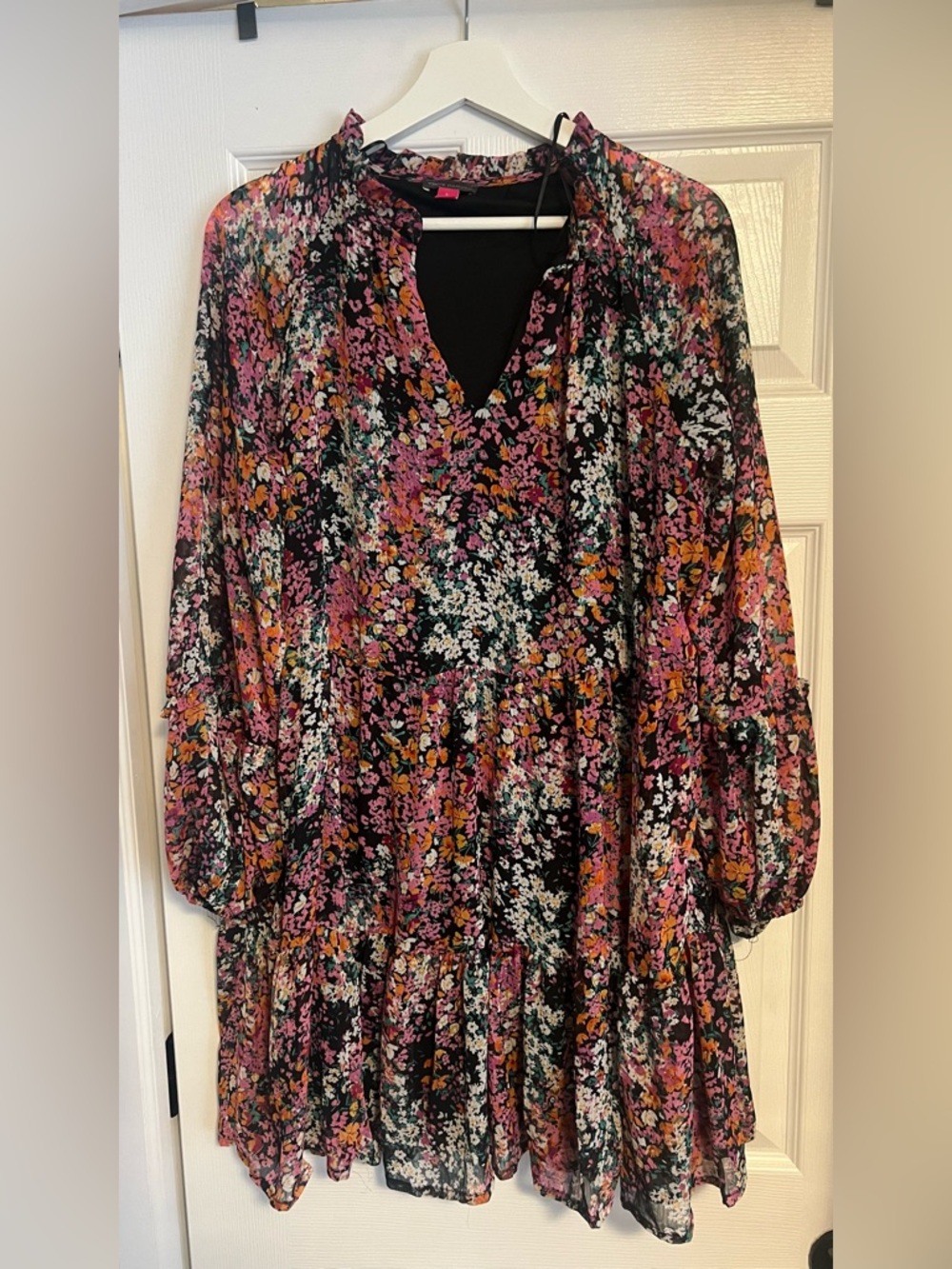 Vince Camuto - Floral Ruffle Tiered Mini Dress - Pink/Black